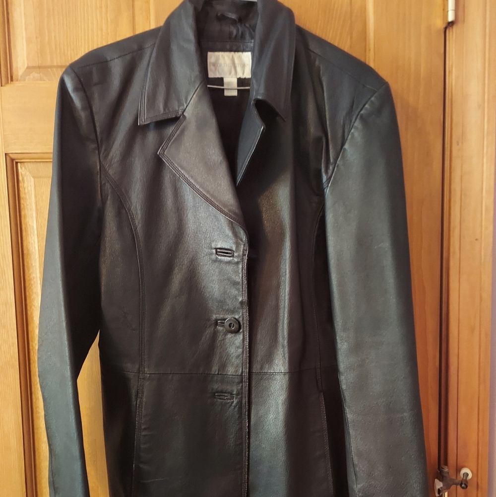 Ladies Size Large Wortington Leather Coat